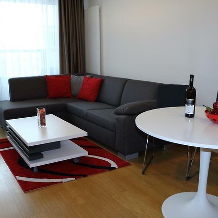 Panorama City Apartment With Free Parking Bratislava Eksteriør billede