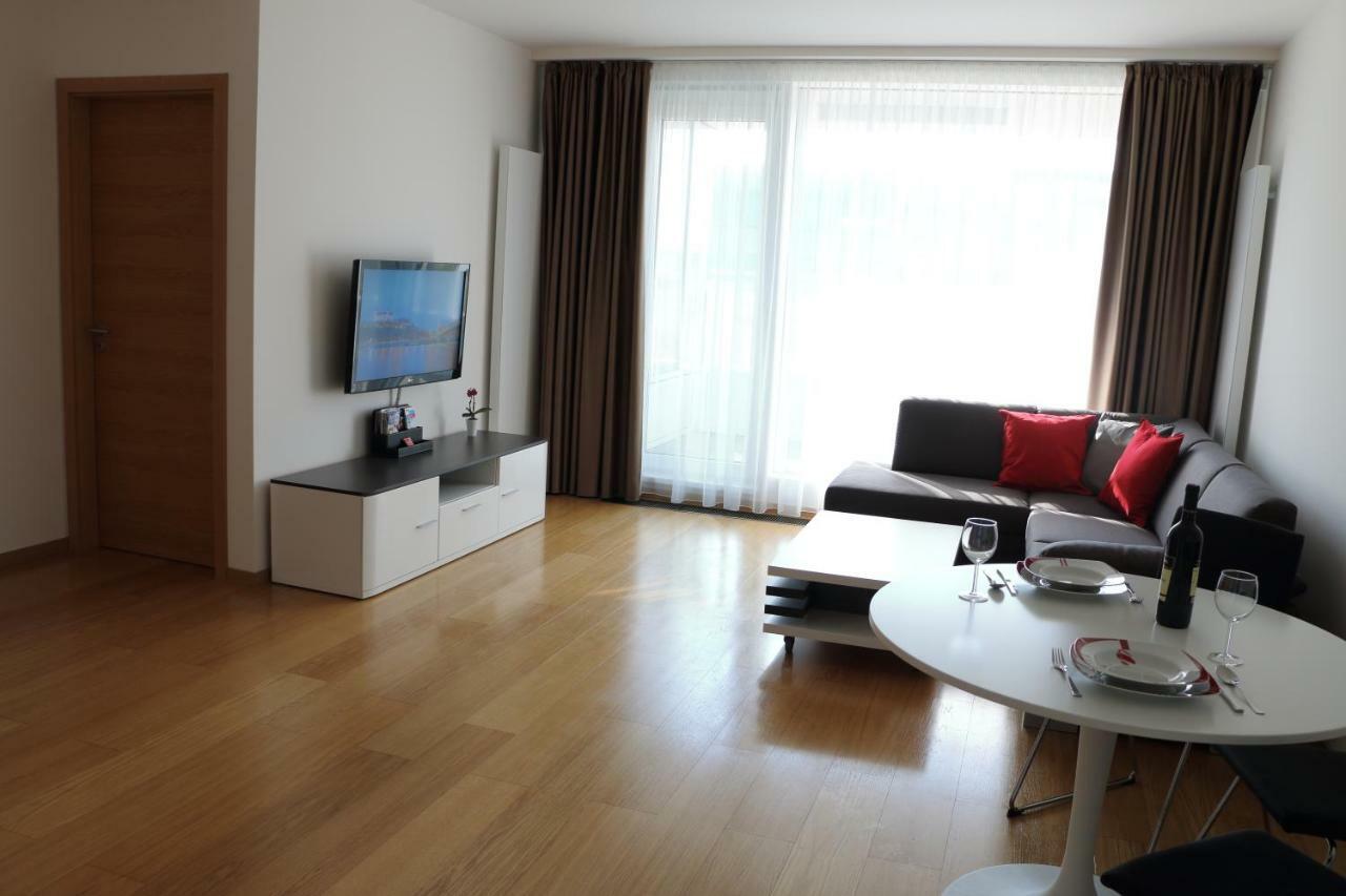 Panorama City Apartment With Free Parking Bratislava Eksteriør billede