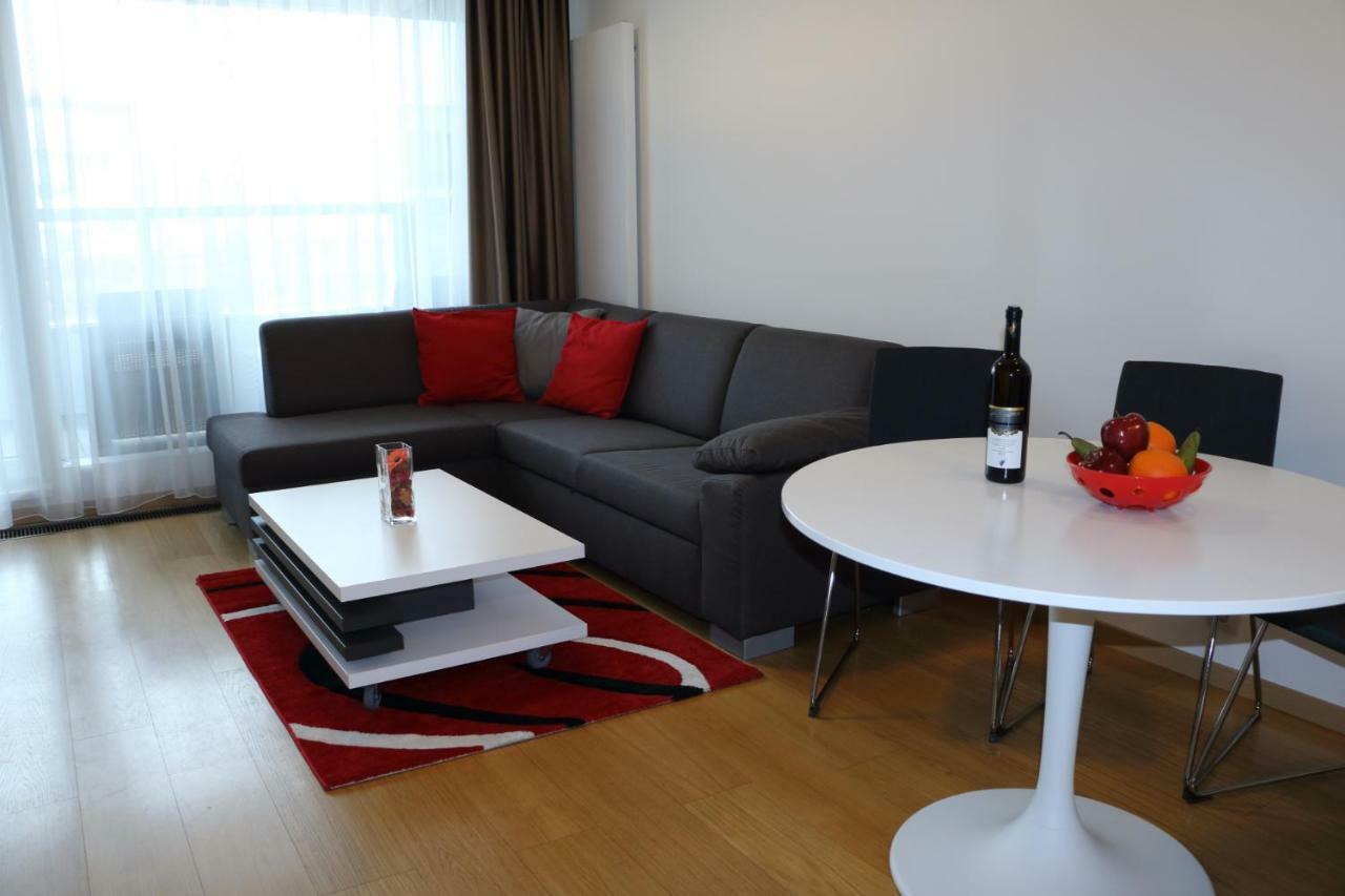 Panorama City Apartment With Free Parking Bratislava Eksteriør billede